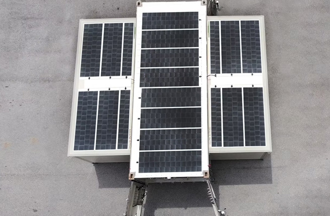 Paneles solares móviles portátiles para necesidades energéticas urgentes.