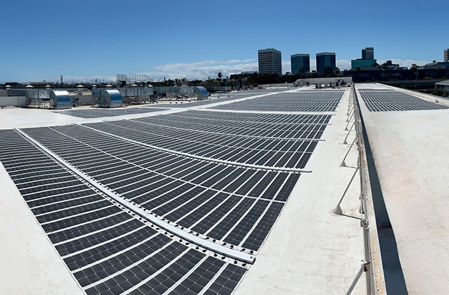 Paneles solares en techos de membrana